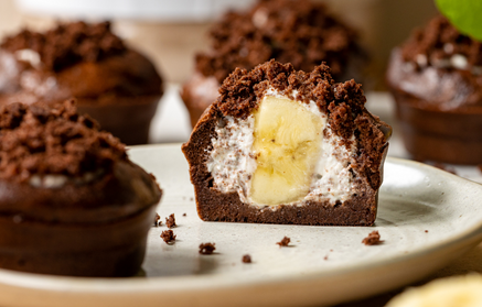 Фитнес рецепта: Шоколадови кексчета с крем страчатела и банан
