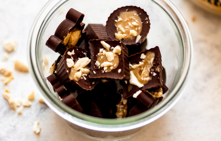 Фитнес рецепта: Шоколадови пралини с пълнеж от ядково масло